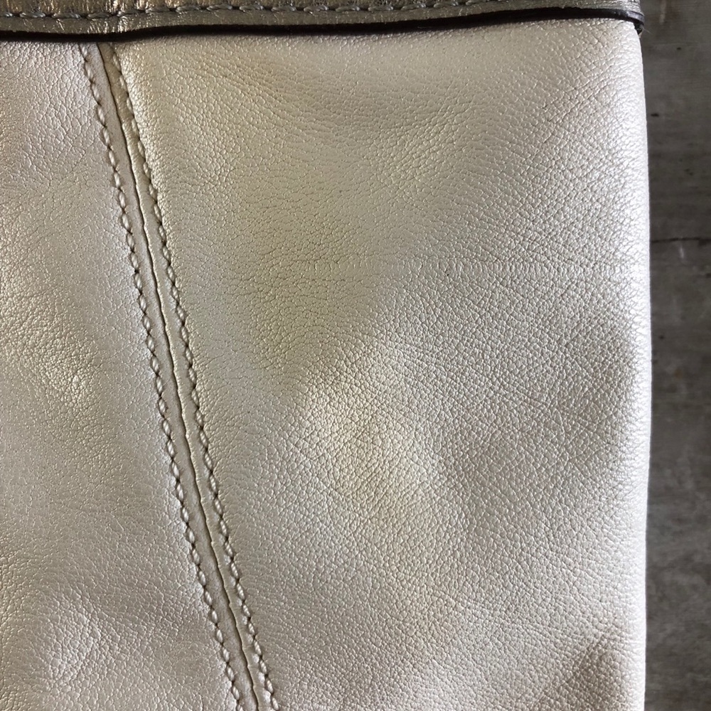 Coach purse - Picture 3 of 4